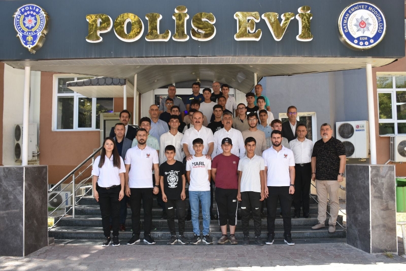 Öğrenciler İstanbul’a uğurlandı