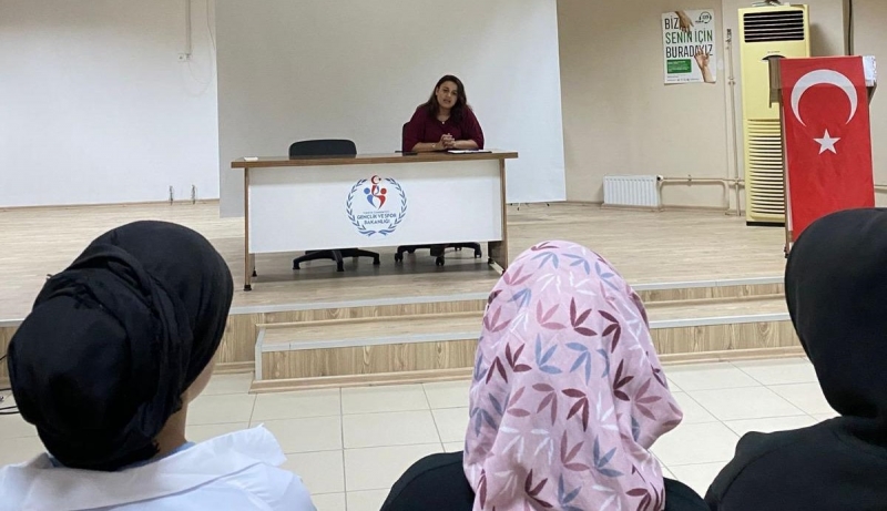 BATI RAMAN KIZ YURDU’NDA BİLİNÇLENDİRME PROGRAMI