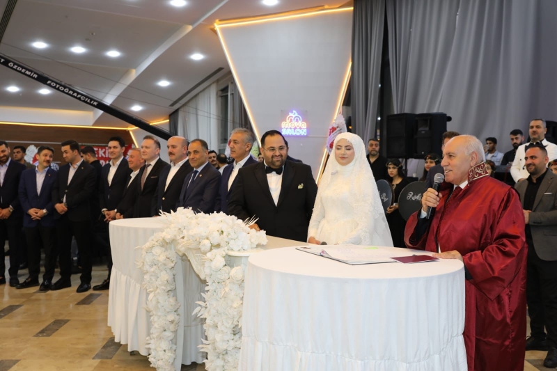 BAYRAM TADINDA DÜĞÜN