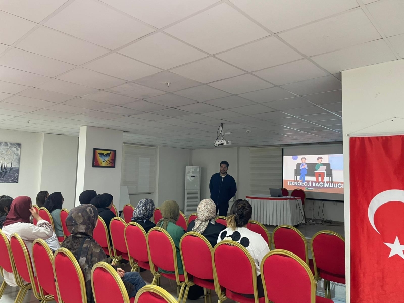 YURTLARDA EĞİTİMLER ARALIKSIZ SÜRÜYOR
