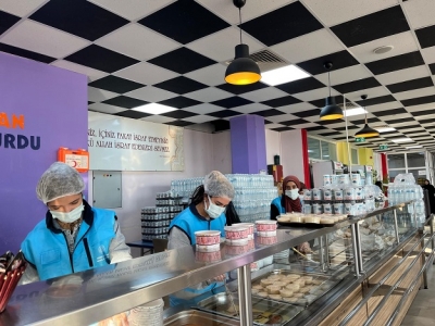 70 AİLEYE 1000 ÖĞÜN YEMEK DAĞITILDI…