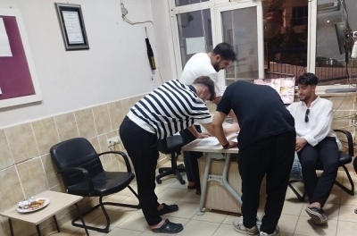 98 SEYAHAT SEVER AĞIRLANDI