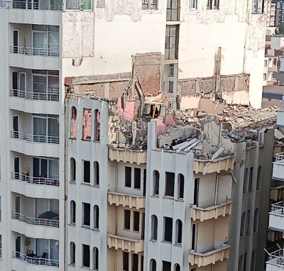 AFAD binası kontrollü yıkılıyor 