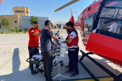 Ambulans helikopter İbrahim bebek için havalandı