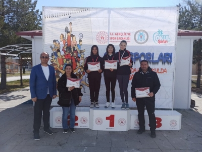 ATATÜRK ORTAOKULU TENİSTE FİNALE KALDI
