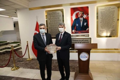 Bakan Yardımcısı'ndan Belediyeye Ziyaret