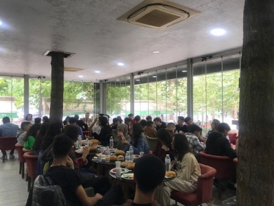 Başkan Yaşar, gençlerle kahvaltıda buluştu