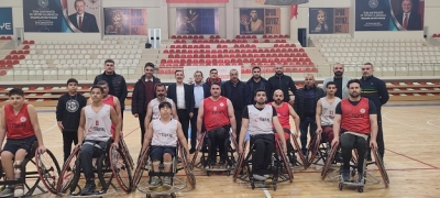Batman Petrolspor Yönetiminden Basketbolculara Moral Ziyareti