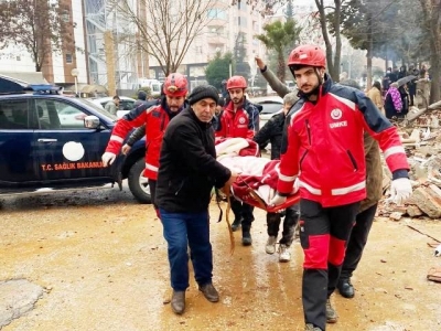 Batman Sağlık ekipleri deprem bölgesinde