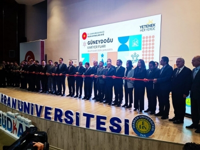BATMAN ÜNİVERSİTESİNDEN GÜNEYDOĞU KARİYER FUARI’NA KATILIM