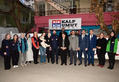 Batman Valisi Ekrem Canalp'ın eşi Ayten Canalp, Bir Kalp Bin Umut Derneği’ni ziyaret etti.
