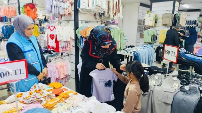 Batman’da 10 Yetim Çocuğa Giyim Desteği