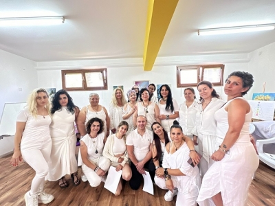 Belgin Dal  ve Hülya Nida Şahin Kıbrıs’ı yeniden fethetti 