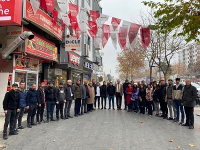 CHP'ye katılımlar sürüyor