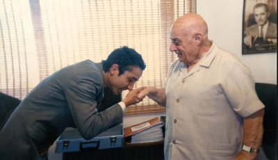 “DALGA GEÇMEYİN KARDEŞİM!” DEYİP KAPATTI, RAUF DENKTAŞ’IN ODASINA ÇIKTI: İŞ İNSANI MEHMET EMİR AKSOY’UN UNUTULMAZ HATIRASI