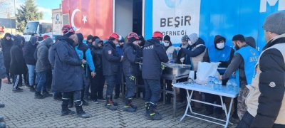 ’DEPREMİN YARALARINI İYİLİKLE SARIYORUZ.’’