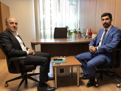 DEVA, KURŞUNLANAN GENCİ MECLİSE TAŞIDI