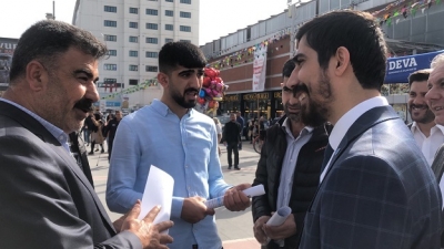 DEVA PARTİSİ SAHADA