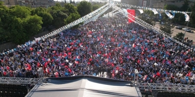 DEVA’dan İLK MİTİNG