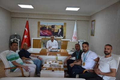 DÜNYA ŞAMPİYONLARI GENÇLİK’TEYDİ