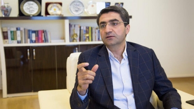 Ekmen, havalimanı akıbetini sordu