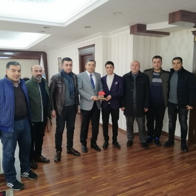 ELMA SOKAĞI ESNAFLARI TAM KADRO VALİLİKTEYDİ