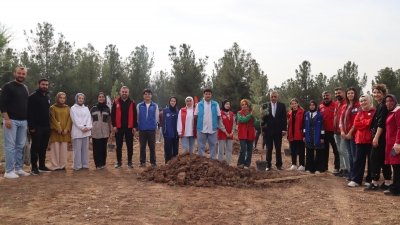 GENÇLİK GELECEK İÇİN FİDAN DİKTİ