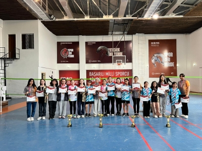 GÜLTEPE ORTAOKULU BADMİNTON ŞAMPİYONU