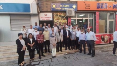 Gür, ilçe teşkilatlarını ziyaret etti