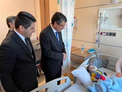 Hasta ve çocuklara bayram ziyareti