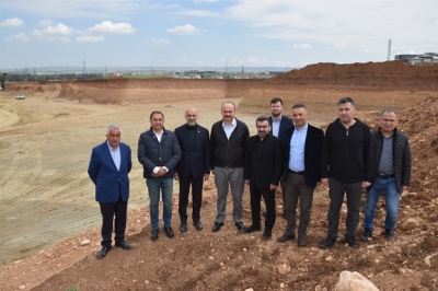 Hastane inşaatında incelemelerde bulundular