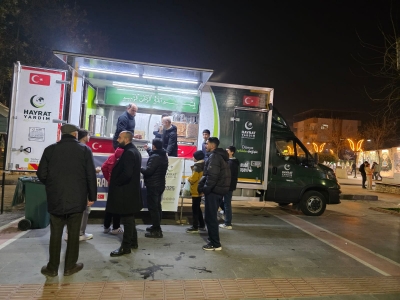 Hayrat’tan Kandil Gecesinde Batman’a İyilik Sofrası