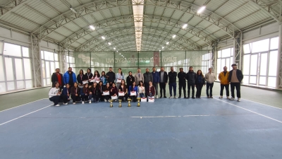 İLUH’LU KIZLAR TENİSİN İL ŞAMPİYONU OLDU