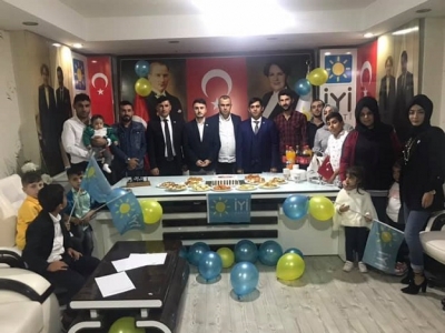 İYİ’LER YENİ YAŞLARINI AİLECE KUTLADI