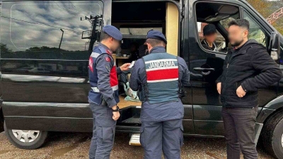 Jandarma 215 şüpheliyi yakaladı