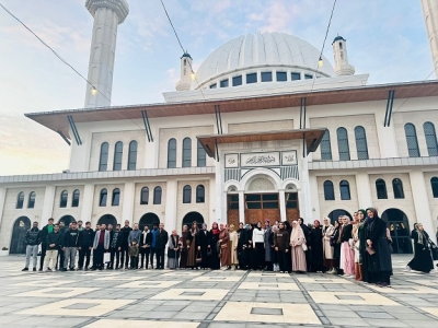 KIZ ÖĞRENCİLER ‘SABAH NAMAZINDA’ BULUŞUYOR