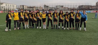 KOZLUK’LU KIZLAR FUTBOLDA ŞAMPİYON
