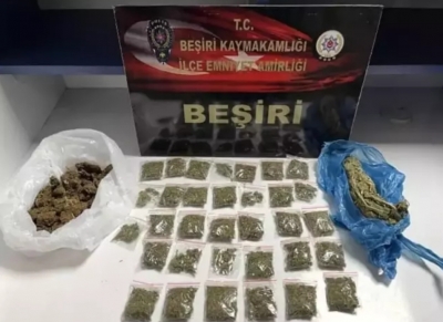 Kubar esrar ele geçirildi