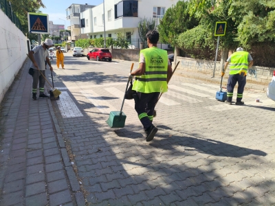 Mahallelerde Temizlik Kampanyası Aralıksız Devam Ediyor. 