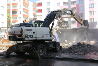 METRUK YAPILAR YIKILIYOR