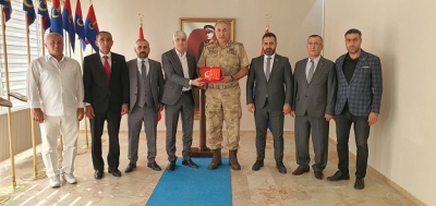MHP’DEN KOMUTANA TAM KADRO ZİYARET