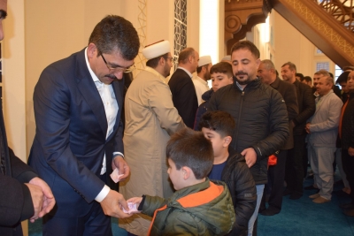 MİLLETVEKİLİ NASIROĞLU, HALKLA BAYRAMLAŞTI