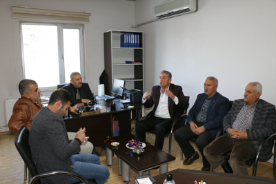 MUHTAR İŞLERİ MÜDÜRLÜĞÜ KÖPRÜ VAZİFESİ GÖRÜYOR