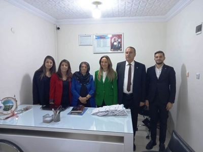 Nazlıaka’dan kadın muhtara ziyaret