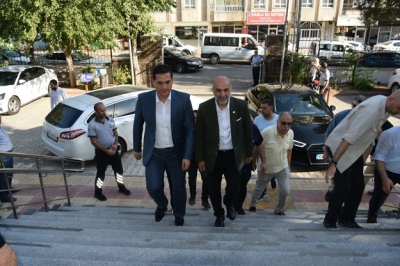 ÖZDEMİR, CANPOLAT'I KUTLADI
