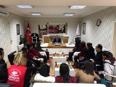 ÖZPERK, GENÇLERLE KİTAP KRİTİĞİ YAPTI