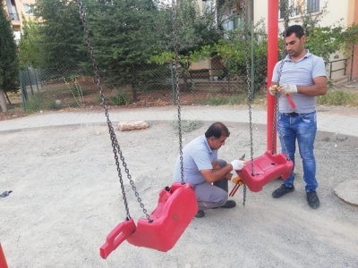 PARKLAR GENEL BAKIMDAN GEÇİRİLİYOR