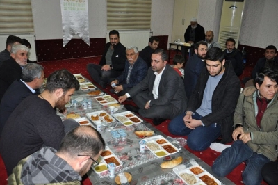 Ramanlı, gençlerle iftarda buluştu