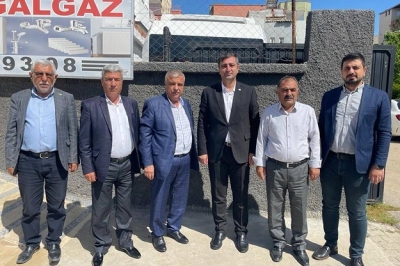 Ramanlı muhtarları ziyaret edip sorunlarını dinledi