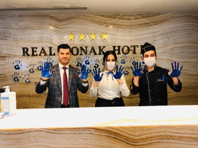 REAL KONAK HOTEL OTİZME MAVİ IŞIK YAKTI